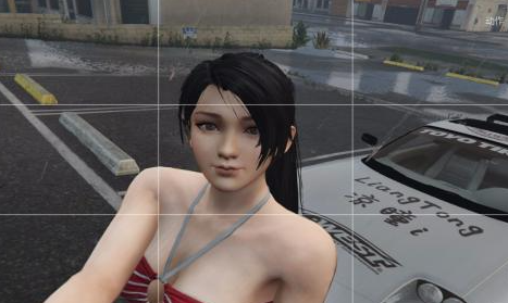 在 GTA 5 中如何邀请女主角上车
